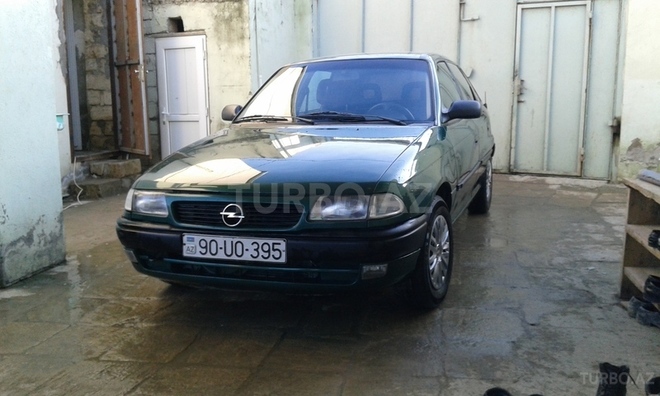 Opel Astra 1996, 300,000 km - 1.6 l - Bakı