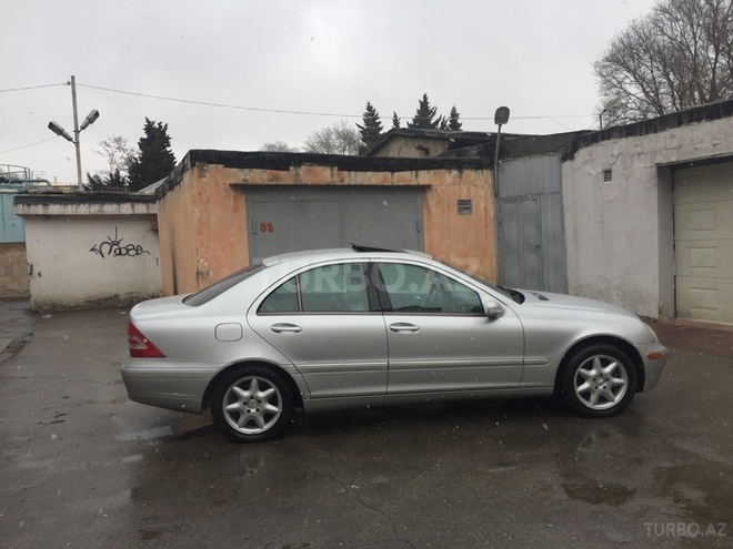 Mercedes C 240 2002, 174,000 km - 2.6 l - Bakı