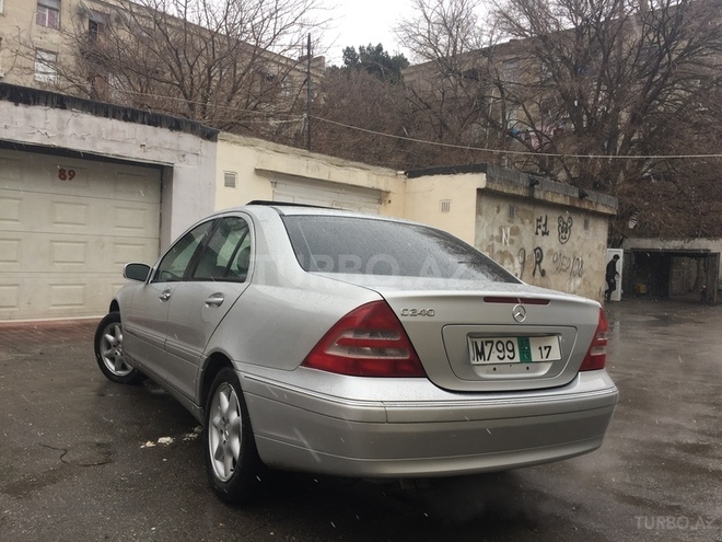 Mercedes C 240 2002, 174,000 km - 2.6 l - Bakı