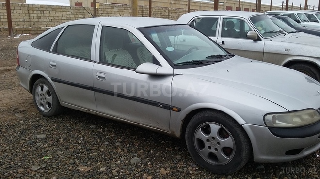Opel Vectra 1996, 200,000 km - 2.0 l - Gəncə