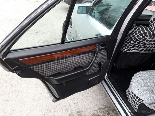 Mercedes E 250 1994, 343,015 km - 2.5 l - Bakı