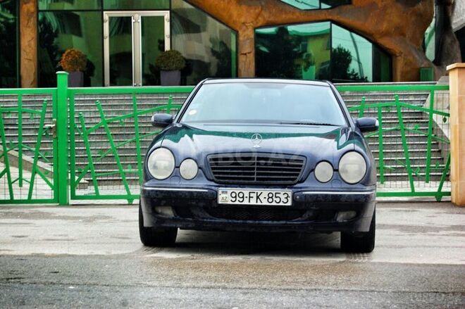 Mercedes E 220 2001, 247,000 km - 2.2 l - Bakı