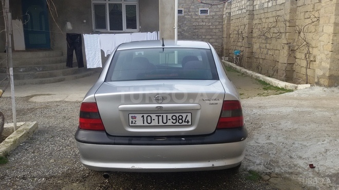 Opel Vectra 1996, 300,000 km - 2.0 л - Bakı