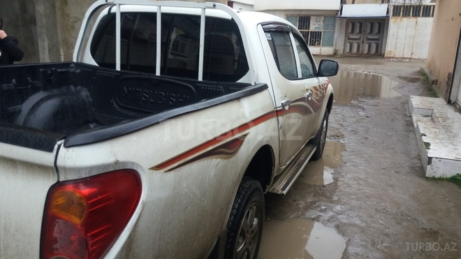 Mitsubishi L200 2013, 97,600 km - 0.2 л - Bakı