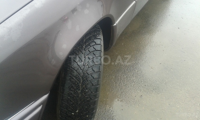 Mercedes E 220 1995, 386,411 km - 2.2 l - Beyləqan
