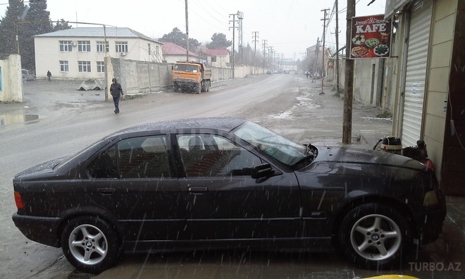 BMW 318 1993, 215,000 km - 1.8 l - Bakı