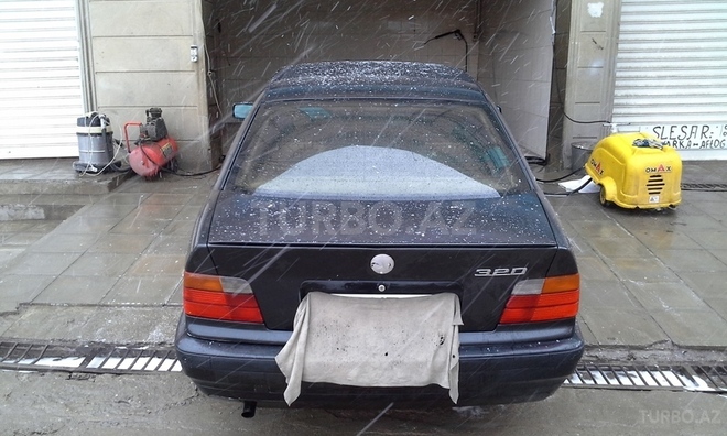 BMW 318 1993, 215,000 km - 1.8 l - Bakı