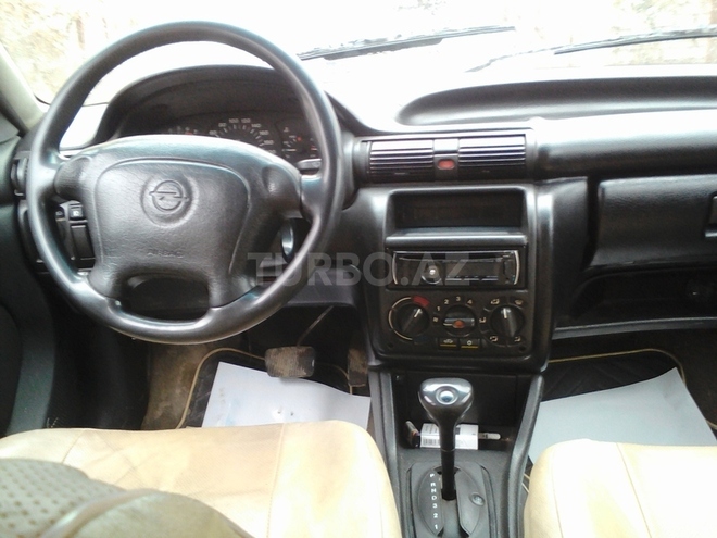 Opel Astra 1995, 362,000 km - 1.6 l - Bakı