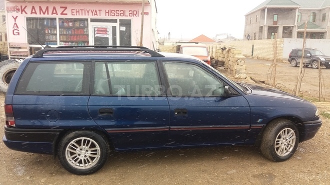 Opel Astra 1993, 421,400 km - 1.7 l - Bakı