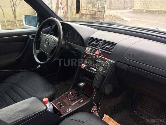 Mercedes C 220 1999, 378,000 km - 2.2 л - Bakı