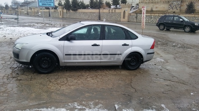 Ford Focus 2006, 256,000 km - 1.6 l - Bakı