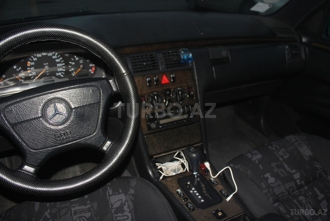 Mercedes E 230 1996, 238,904 km - 2.3 l - Sumqayıt