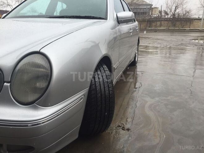 Mercedes E 270 2000, 260,000 km - 2.7 л - Sabirabad