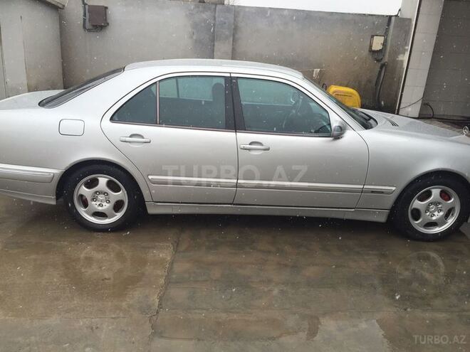 Mercedes E 270 2000, 260,000 km - 2.7 л - Sabirabad