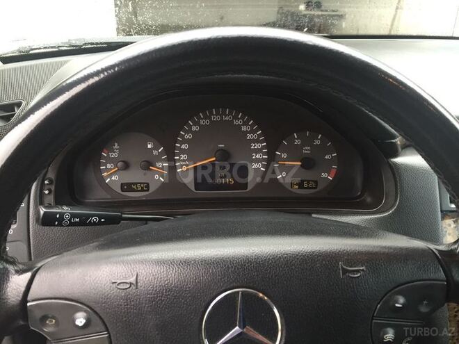Mercedes E 270 2000, 260,000 km - 2.7 л - Sabirabad