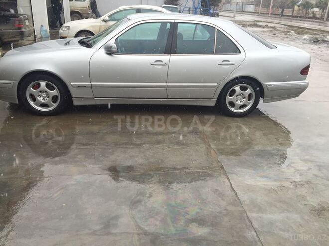 Mercedes E 270 2000, 260,000 km - 2.7 л - Sabirabad