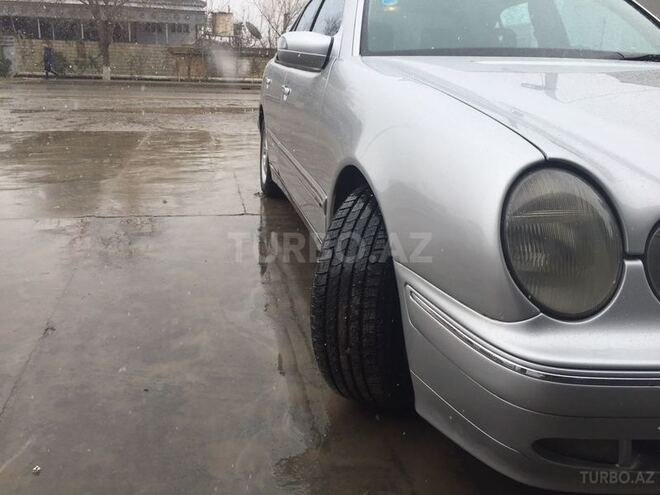 Mercedes E 270 2000, 260,000 km - 2.7 л - Sabirabad