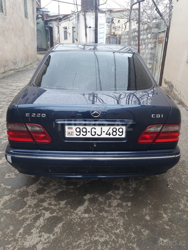 Mercedes E 220 1999, 276,037 km - 2.2 л - Bakı