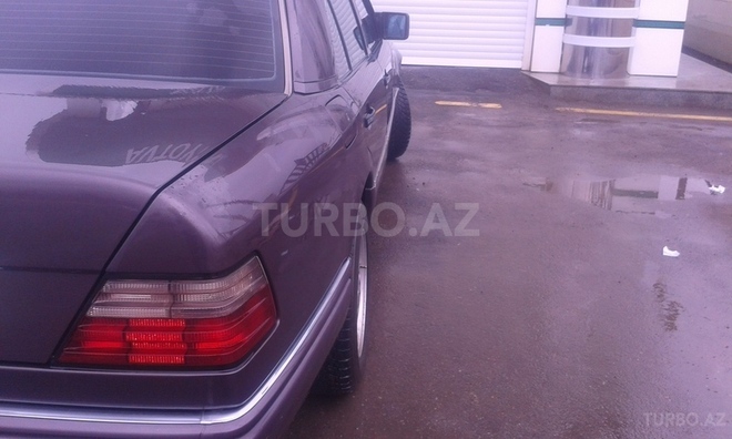 Mercedes E 220 1995, 317,453 km - 2.2 l - Cəbrayıl