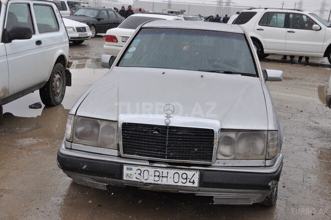 Mercedes E 250 1992, 300,000 km - 2.5 l - Bakı