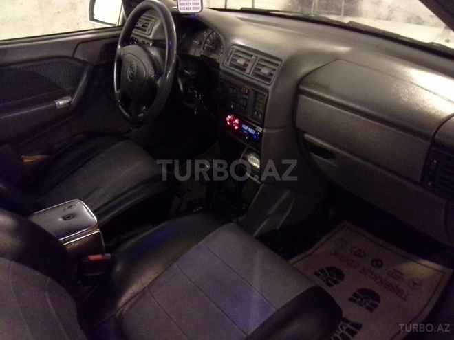 Opel Vectra 1995, 283,000 km - 2.0 l - Bakı