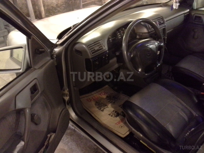 Opel Vectra 1995, 283,000 km - 2.0 l - Bakı