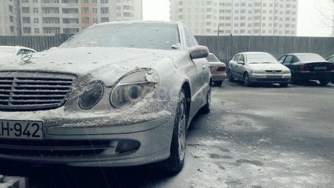 Mercedes E 220 2003, 256,124 km - 2.2 l - Bakı