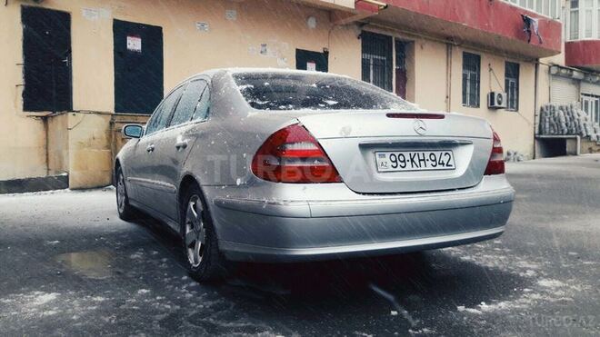Mercedes E 220 2003, 256,124 km - 2.2 l - Bakı