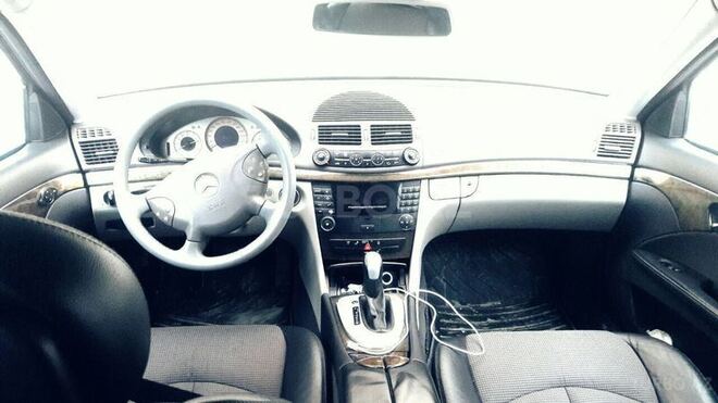 Mercedes E 220 2003, 256,124 km - 2.2 l - Bakı
