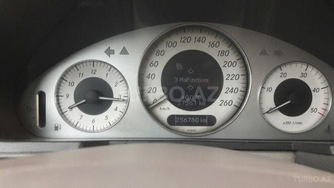 Mercedes E 220 2003, 256,124 km - 2.2 l - Bakı