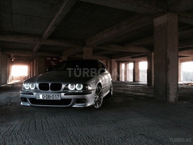 BMW 528 2000, 300,000 km - 2.8 l - Bakı