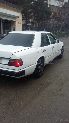 Mercedes E 200 1993, 230,000 km - 2.0 l - Bakı