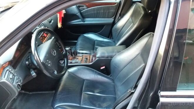 Mercedes E 220 2001, 173,000 km - 2.2 l - Bakı