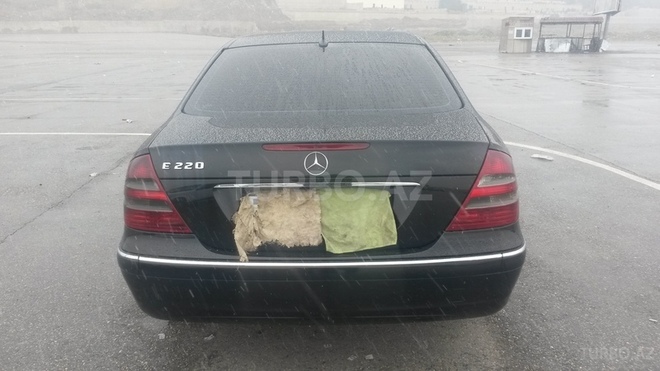 Mercedes E 220 2004, 196,000 km - 2.2 л - Bakı
