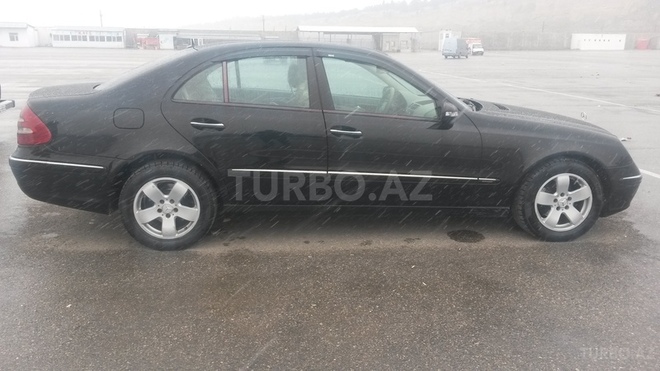 Mercedes E 220 2004, 196,000 km - 2.2 л - Bakı