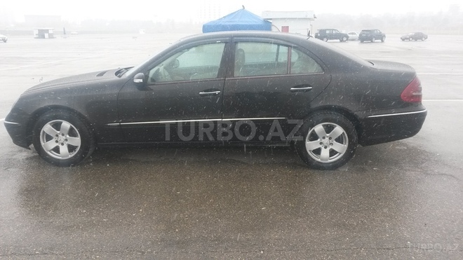 Mercedes E 220 2004, 196,000 km - 2.2 л - Bakı