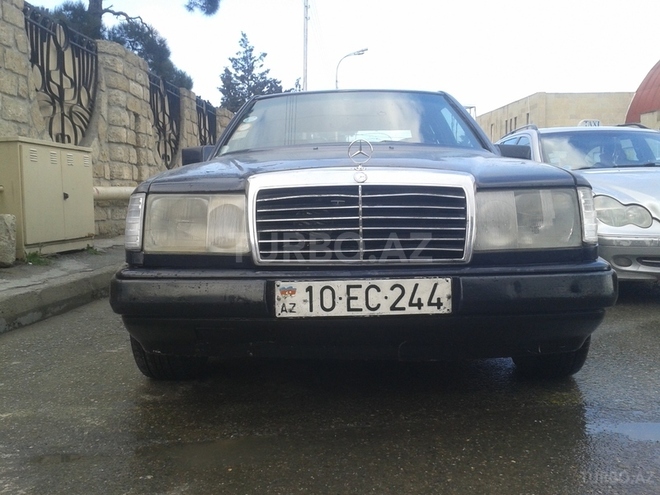 Mercedes E 230 1986, 215,869 km - 2.3 l - Bakı