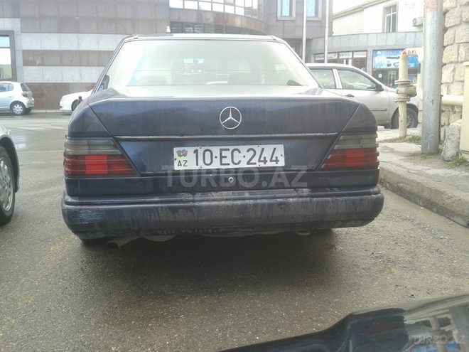 Mercedes E 230 1986, 215,869 km - 2.3 l - Bakı