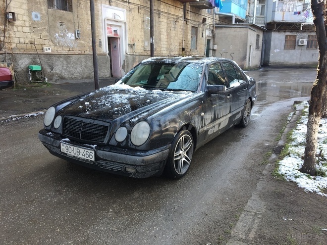 Mercedes E 240 1998, 170,000 km - 2.4 l - Sumqayıt