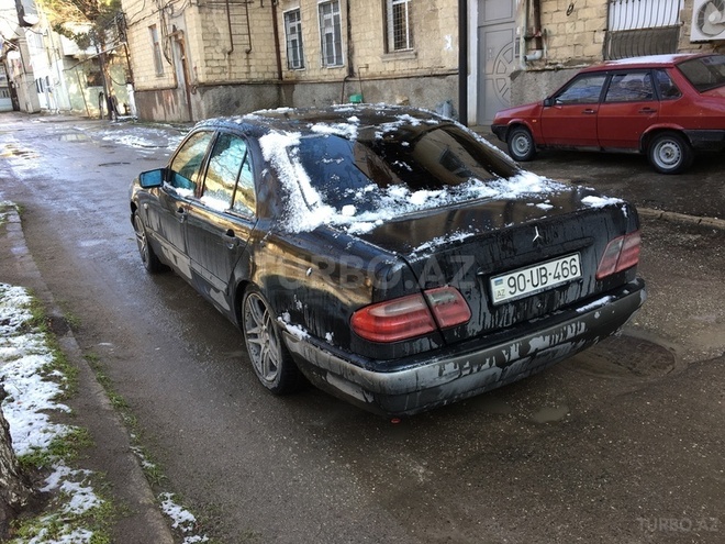Mercedes E 240 1998, 170,000 km - 2.4 l - Sumqayıt