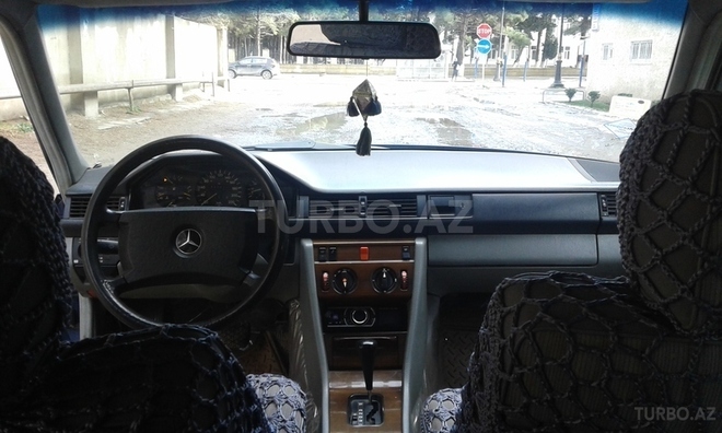 Mercedes E 230 1990, 180,000 km - 2.3 л - Sumqayıt