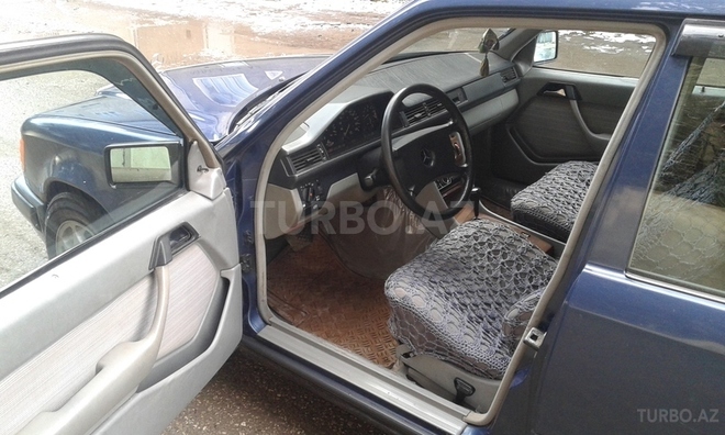 Mercedes E 230 1990, 180,000 km - 2.3 л - Sumqayıt
