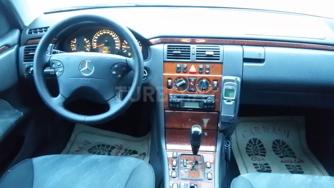 Mercedes E 240 2000, 260,215 km - 2.6 l - Bakı