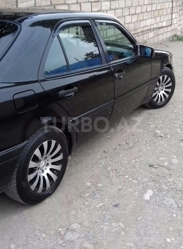 Mercedes C 180 1993, 318,715 km - 1.8 l - Qusar
