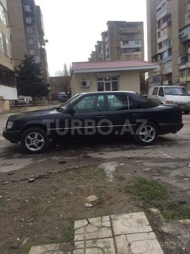 Mercedes E 200 1993, 38,000 km - 2.0 l - Bakı