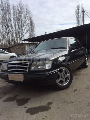 Mercedes E 200 1993, 38,000 km - 2.0 l - Bakı