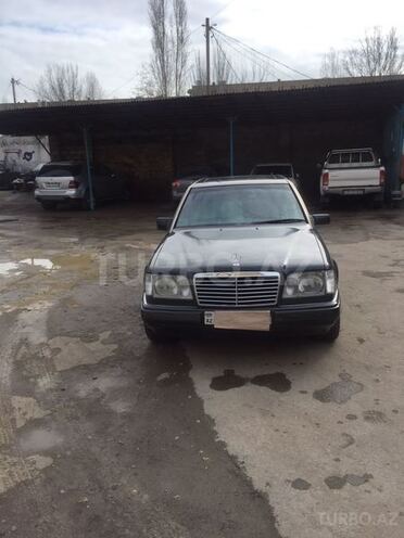 Mercedes E 200 1993, 38,000 km - 2.0 l - Bakı