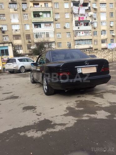 Mercedes E 200 1993, 37,000 km - 2.0 l - Bakı