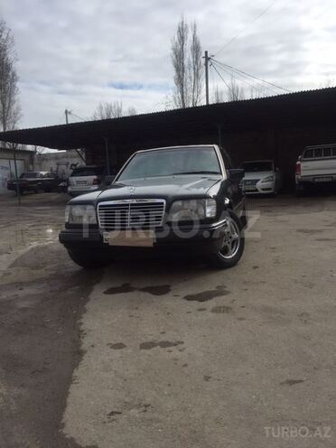 Mercedes E 200 1993, 37,000 km - 2.0 l - Bakı