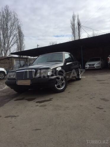 Mercedes E 200 1993, 37,000 km - 2.0 l - Bakı